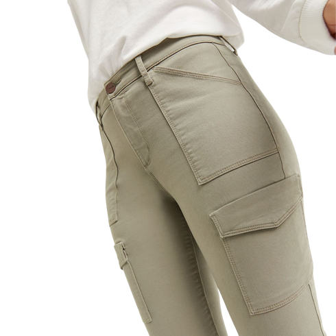 Reitmans High Rise Cargo Jeans - MGworld