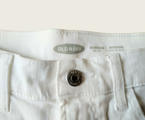 Old Navy Mid-rise Distressed Boyfriend Jean Short, Size 4 - MGworld